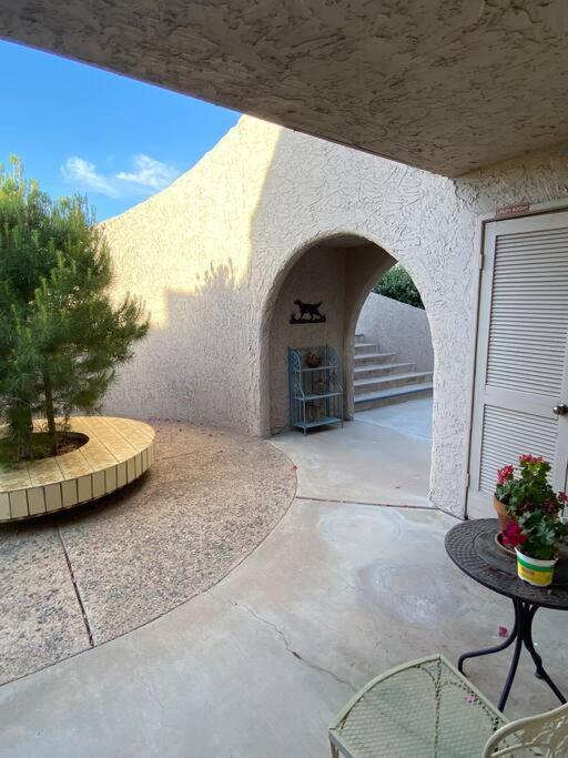 Swim, Hike, Golf, Shop, View Golfers Frm Ur Patio. Apartment